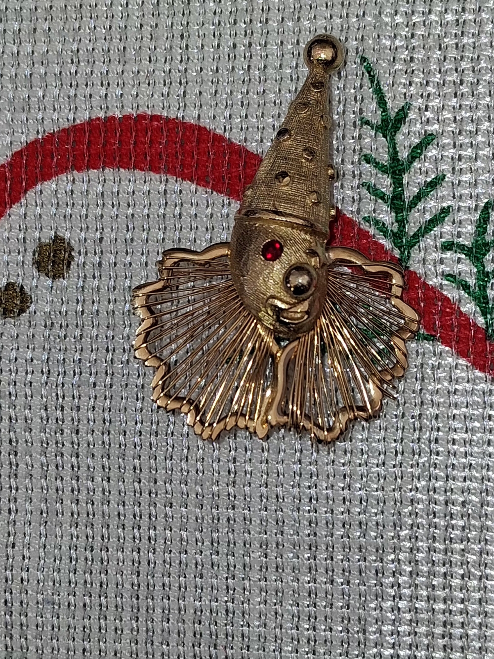 Brooch - Picture 8 of 8